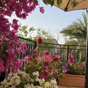 Bed & Breakfast Cherrywood House, Dubai
