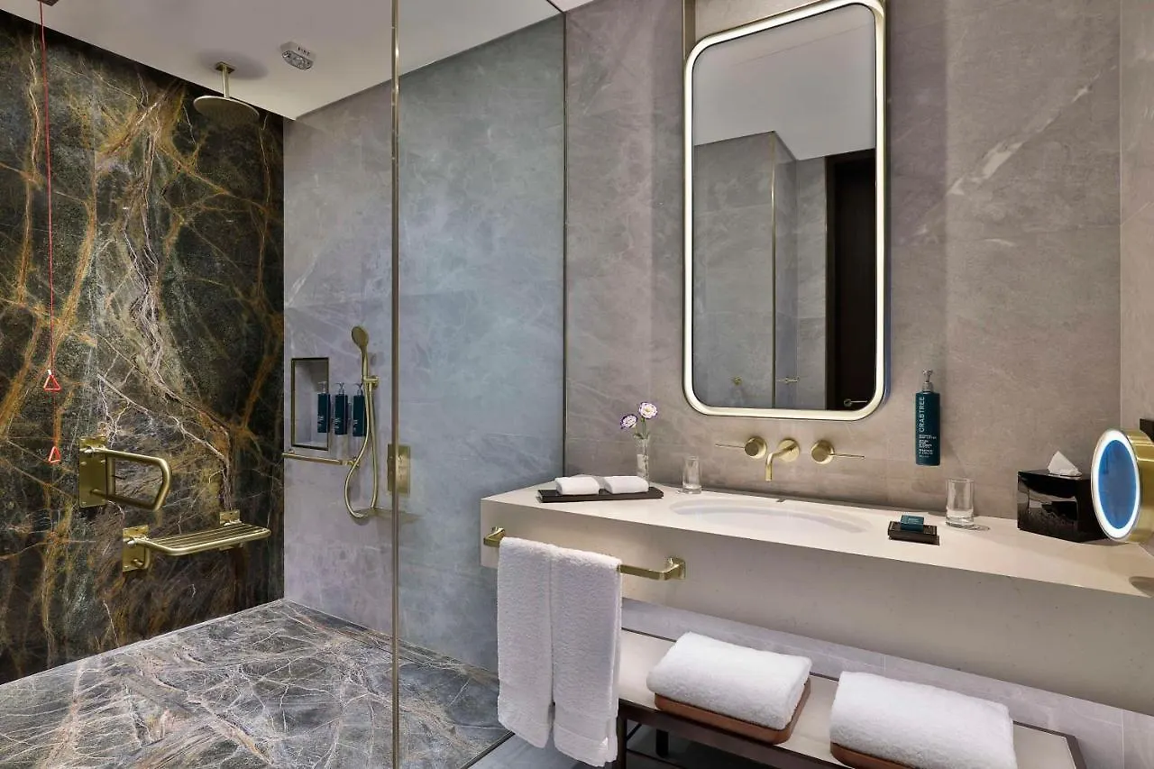 Embassy Suites By Hilton Dubai Business Bay 5*,