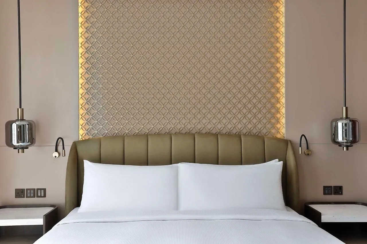 Embassy Suites By Hilton Dubai Business Bay 5*,