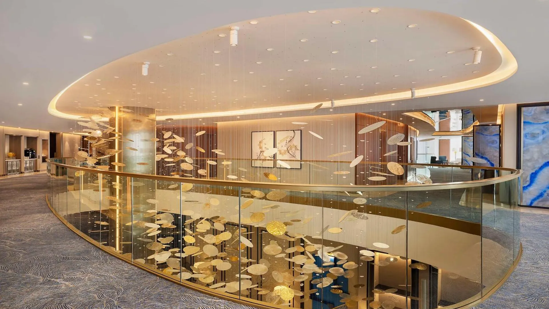 Hotel Embassy Suites By Hilton Dubai Business Bay